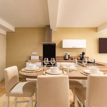 Apartment Plein Centre - Climatise - Proche Cite Medievale