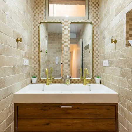 Plein Centre - Climatisé - Proche Cité Médiévale