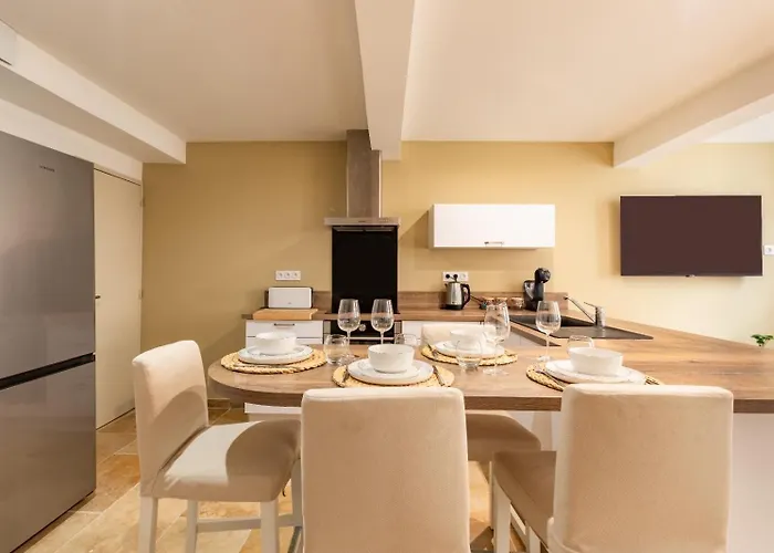 Apartment Plein Centre - Climatise - Proche Cite Medievale